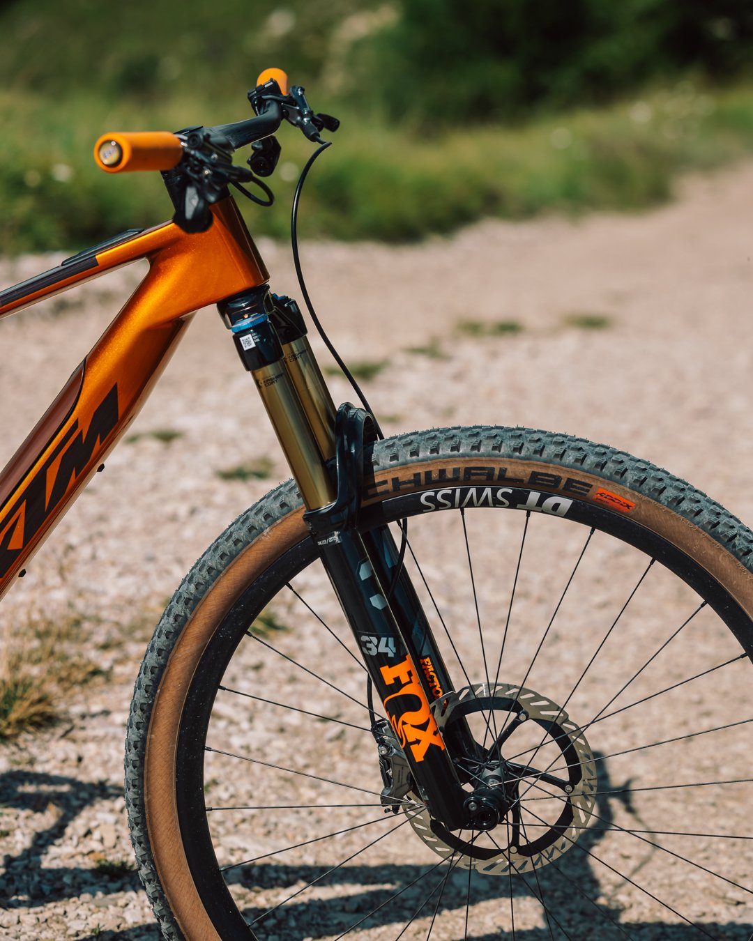 Fourche avant FOX 34 et roue DT Swiss du KTM Macina Scarp SX Exonic